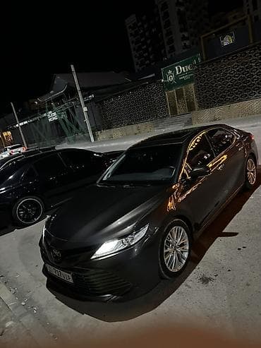 audi 2008: Toyota Camry: 2018 г., 2.5 л, Вариатор, Гибрид, Седан — 9