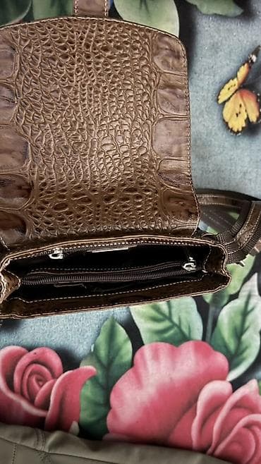 Башка аксессуарлар: Классикалык сумка, Италия, Материалы: Жасалма булгаары, Куру жөнгө салынат, Унисекс, Колдонулган — 3