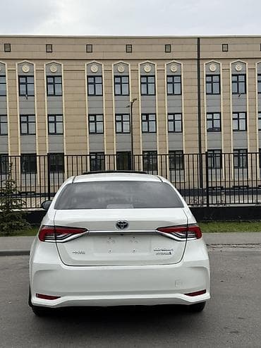 Toyota Corolla: 2020 г., 1.8 л, Автомат, Гибрид, Седан — 5