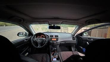противен: Honda Accord: 2004 г., 2.4 л, Автомат, Бензин, Универсал — 4