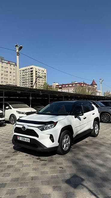 Toyota RAV4: 2019 г., 2.5 л, Автомат, Бензин, Кроссовер