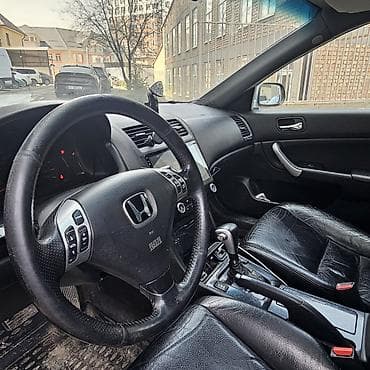 Отургучтар: Honda Accord — салон и оснащение - Кожаный салон: передние и задние — 2