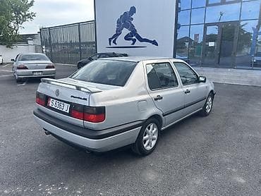 электронные скутера: Volkswagen Vento: 1993 г., 1.8 л, Автомат, Бензин, Седан — 4