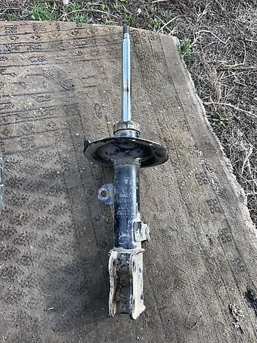 Передний амортизатор Toyota