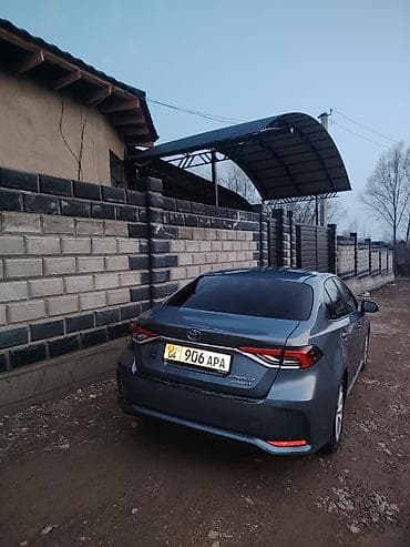 mitsubishi io: Toyota Corolla: 2021 г., 1.8 л, Вариатор, Гибрид, Седан — 5