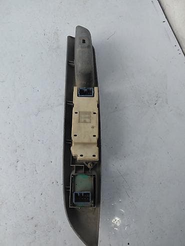 переделка борт: Центральная консоль Mitsubishi 2006 г., Б/у, Оригинал, Япония — 2