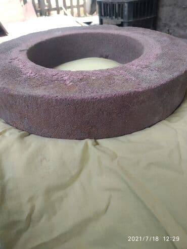 купить столик для кормления: Точильный камень.Наружный диам.0,35. Внутренний — 1