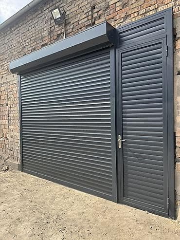 Секционные и роллетные ворота с калиткой - Типы: секционные подъемные