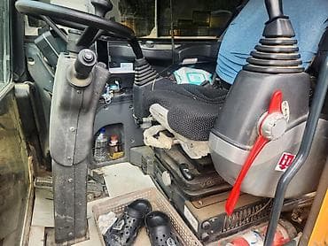 priora 2: Экскаватор, Hyundai, 2019 г., Колесный — 4