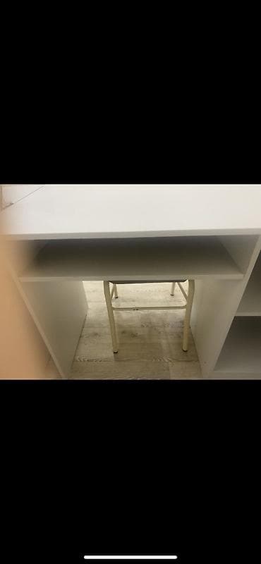 Столдор: Прадается маникюрный стол и полка для лаков. Маникюрный стол широкий — 2