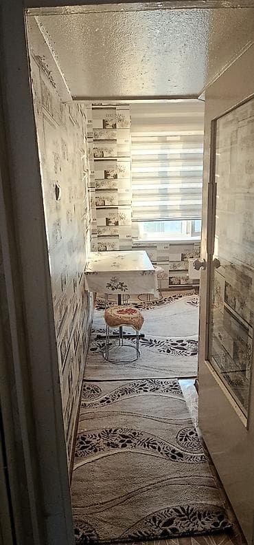 район 4 гор больницы: 3 комнаты, 63 м², 3 этаж, Косметический ремонт — 4
