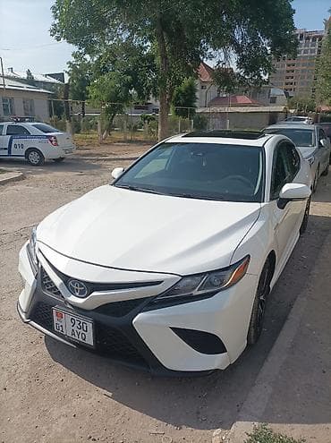 Унаа: Toyota Camry: 2019 г., 2.5 л, Автомат, Гибрид, Седан — 1