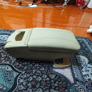 lexus es 2017: Подлокотник цвет - Бежевый, Новый, Самовывоз — 3