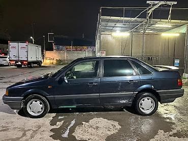 простой: Volkswagen Passat: 1992 г., Седан — 2