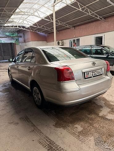 Транспорт: Toyota Avensis: 2004 г., Газ, Седан — 2