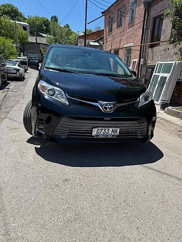 Toyota Sienna: 2020 г., 3.5 л, Автомат, Бензин, Минивэн — 10