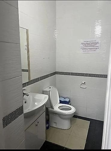 Коммерческая недвижимость: ЦУМ Сдается офисное помещение в бизнес-центре. Площадь: 37м2 Этаж — 3