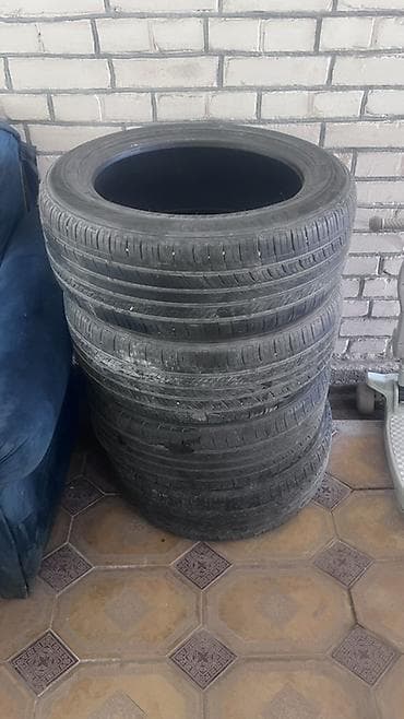 Шины: Шины 215 / 55 / R 17, Лето, Б/у, Комплект, Легковые, Корея, Roadstone — 1