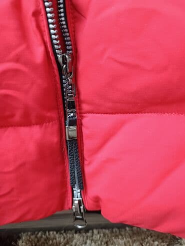 Спецодежда: Куртка женская.Зимняя,отлично сохраняет тепло. Насыщенно красного — 4