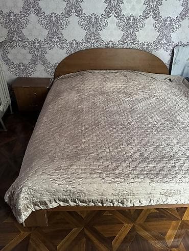 срочно связи выездом: В связи с переездом срочно продаю спальню: - Большой шестистворчатый — 2