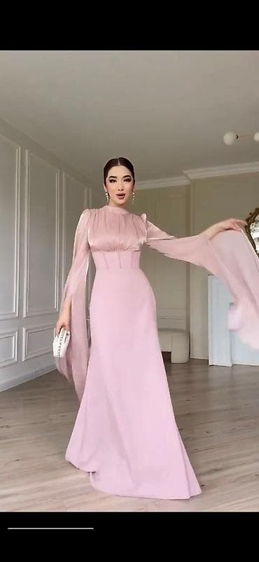 Продаю платья новый