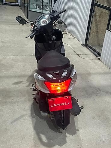 простой: Тип скутера 50 куб. см, Бензин, Б/у — 4