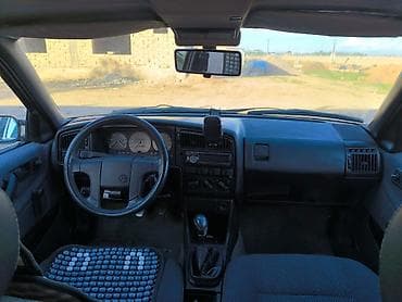 Транспорт: Volkswagen Passat: 1989 г., 1.8 л, Кол менен иштөөчү, Бензин, Седан — 4