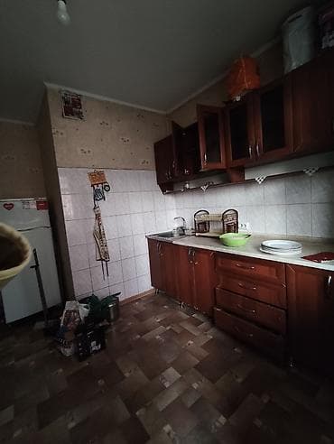 продажа токмок: Продается 2 комнатная квартира.56м2 нижний джал.4 этаж из 9ти — 3