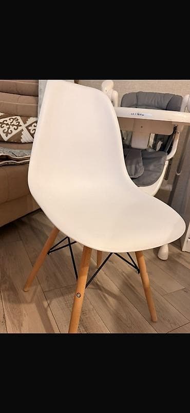 Продам 4 стула по 1000 сом каждую !!! at lalafo.kg Продам 4 стула по 1000 сом каждую !!!