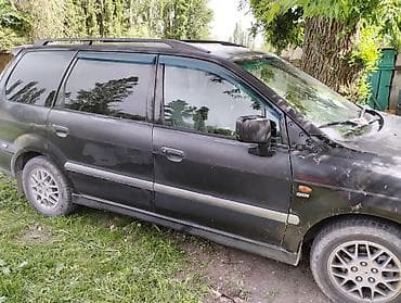 муравей с кабинай: Mitsubishi Chariot: 1999 г., Минивэн — 5