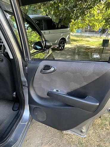 обшивка на фит: Honda Fit: 2005 г., 1.5 л, Вариатор, Бензин, Хэтчбэк — 8