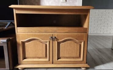 купить тумбу прикроватную: Продаю мебель, листайте карусель! Продаю столик квадратный. Ширина и — 6