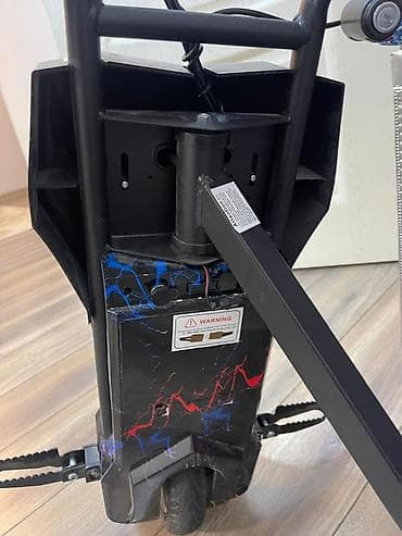 Балдар самокаттары: Электрический дрифт‑трайк (детский/подростковый) с ярким принтом — 4