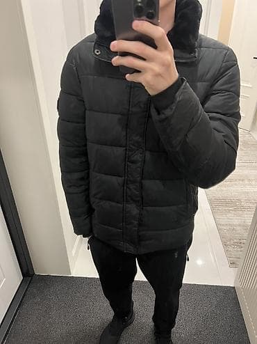 серые мужские куртки: Мужская пуховая куртка, темно‑серого цвета. Особенности: - Прямой — 1