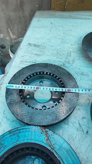 успокоитель тормозных колодок: Передняя тормозная колодка Nissan 1998 г., Б/у, Китай — 7