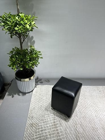 Пуфики: Пуф-куб в современном стиле - Компактная форма: квадратный пуф-куб — 2