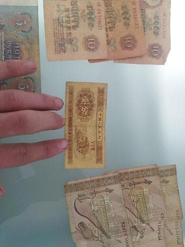 Искусство и коллекционирование: Продам совецкие кюпюры 
старые денги 
медали ссср
только писать — 5