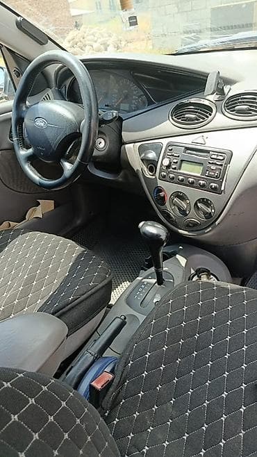 Ford Focus: 2001 г., Автомат, Бензин, Седан
