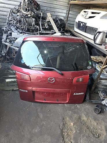 багаж демио: Крышка багажника Mazda, 2003 г., Б/у, Оригинал — 2