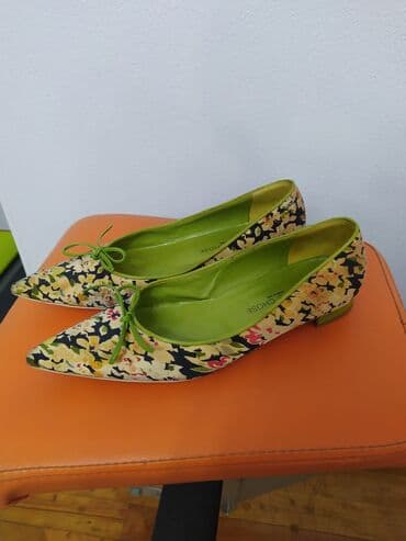фирменная обувь из италии: Шикарные атласные,летние туфли, производство Италия, внутри всё чистая — 2