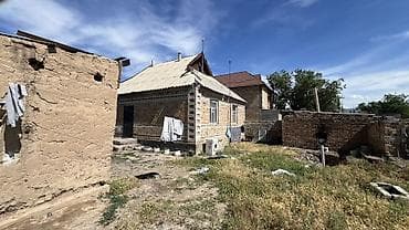 бег кунгей: Продаётся частный дом с большим участком. - Дом кирпичный — 2