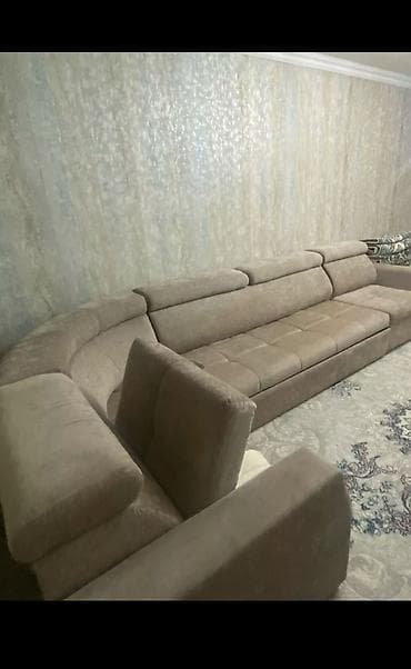 стол с диваном: Диван размер 4.70 — 2