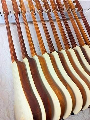 Гитары: Туюк карагай комуздар сатылат. адрес: Ахунбаев 121 — 1