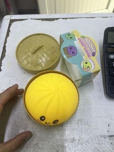 Оюнчуктар: Сквиш «Dumpling/Bun» в контейнере-«пароварке» - Антистресс-игрушка — 1