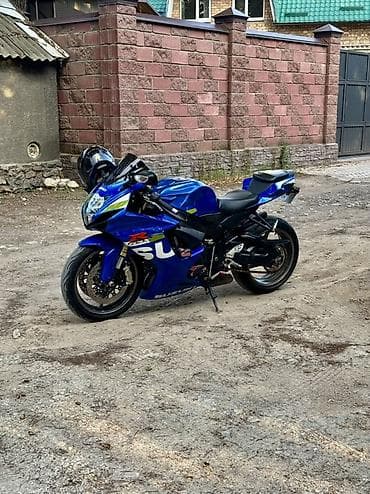 750: Спортбайк Suzuki, 750 куб. см, Бензин, Взрослый, Б/у — 1