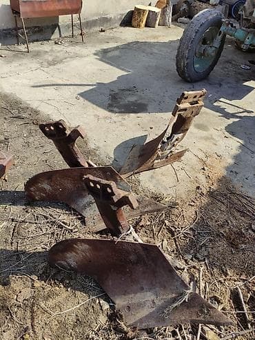 генератор трактора: Разобранный плуг юмз — 4