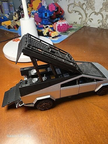 серебрянная: Продам авто Модель Tesla Cybertruck с Cyberquad, бу, в хорошем — 7