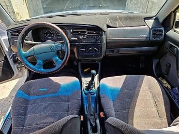 Унаа: Volkswagen Vento: 1996 г., 2 л, Кол менен иштөөчү, Бензин, Седан — 5