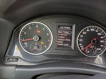 2 2дизель: Volkswagen Tiguan: 2015 г., 1.3 л, Механика, Бензин, Кроссовер — 8