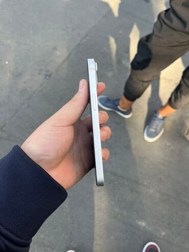 обменяю айфон: IPhone 13, Б/у, 256 ГБ, Белый, Защитное стекло, 90 % — 3